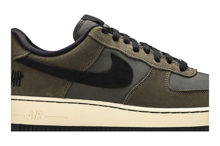 Nike Air Force 1 Low SP Undefeated Ballistic Dunk vs. AF1
