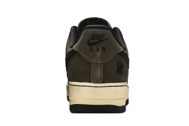 Nike Air Force 1 Low SP Undefeated Ballistic Dunk vs. AF1
